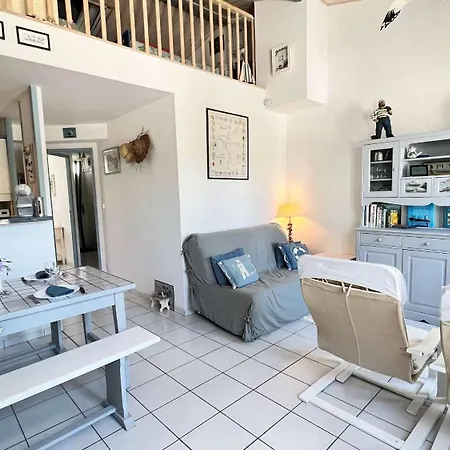 Villa Petite Location Dans Avec Piscine Et Terrains De Tennis La Couarde-sur-Mer