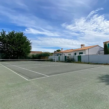 Villa Petite Location Dans Avec Piscine Et Terrains De Tennis La Couarde-sur-Mer