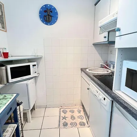 Petite Location Dans Avec Piscine Et Terrains De Tennis Villa La Couarde-sur-Mer